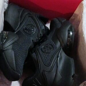 Men's Black Athletic Shoes